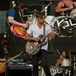 Περιστέρια διέκοψαν την συναυλία των Kings of Leon!