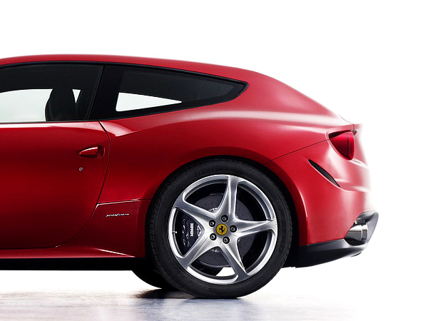 Δημοσιογράφος τράκαρε μία Ferrari FF κατά την διάρκεια δοκιμής!