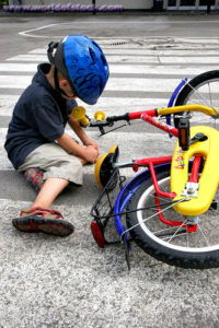 kid-fall-off-bike