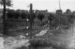 Το συρματόπλεγμα του θανάτου (Ολλανδικά: Dodendraad) ήταν ένας θανατηφόρος ηλεκτρικός φράχτης που κατασκευάστηκε από το γερμανικό στρατό για να ελέγξει τα ολλανδό-βελγικά σύνορα κατά τη διάρκεια της κατοχής του Βελγίου κατά τη διάρκεια του Πρώτου Παγκοσμίου Πολέμου. 